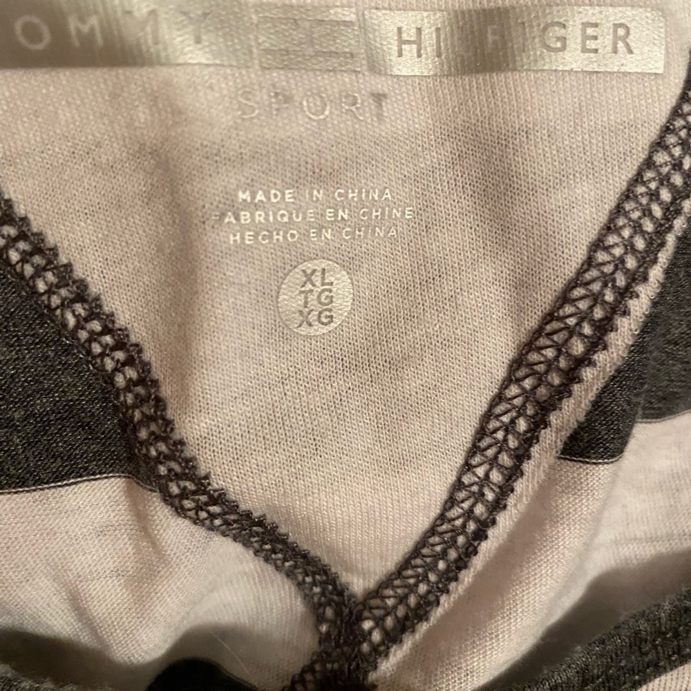 NWT Tommy Hilfiger woman’s sporty top size XL - Picture 12 of 15